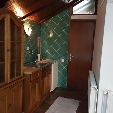 Lira Inn Ni 外观 照片