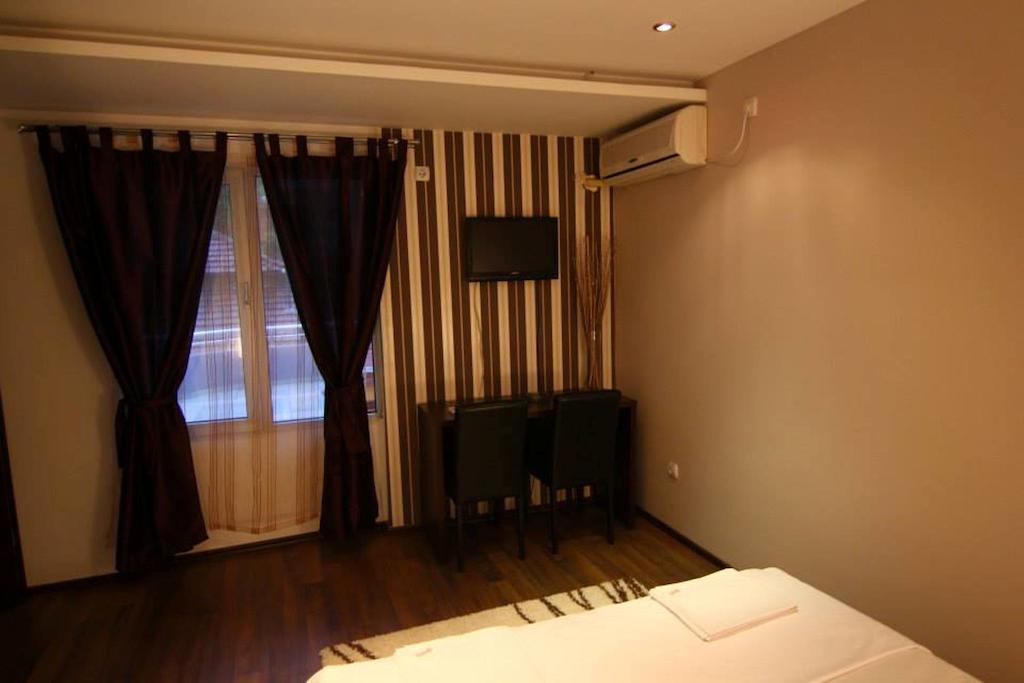Lira Inn Ni 客房 照片