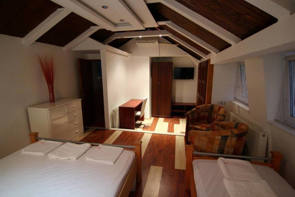 Lira Inn Ni 客房 照片