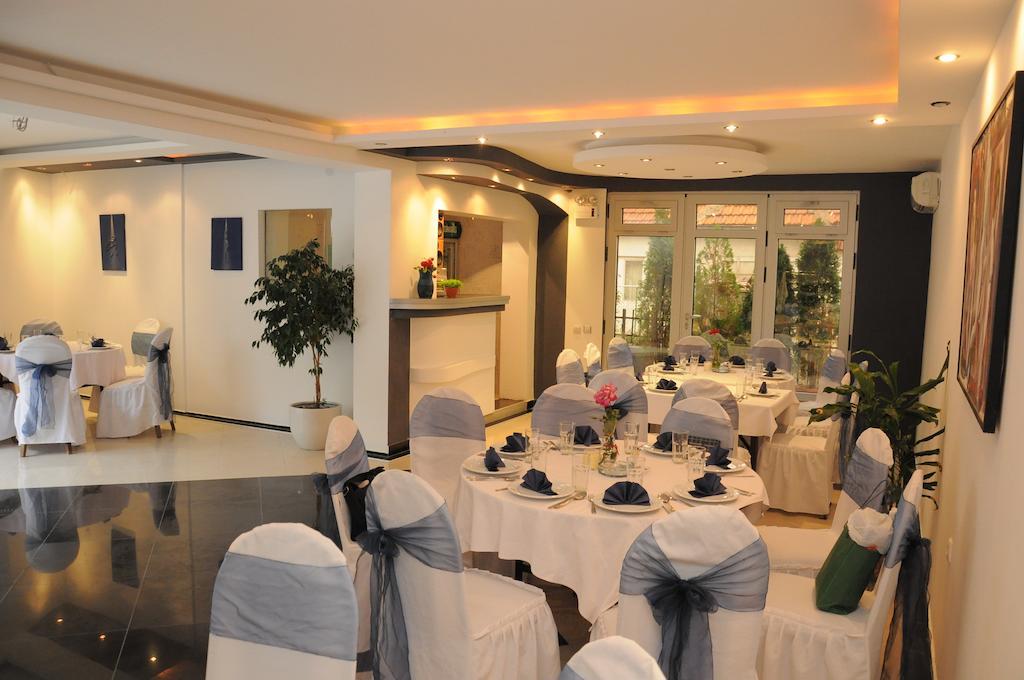 Lira Inn Ni 外观 照片