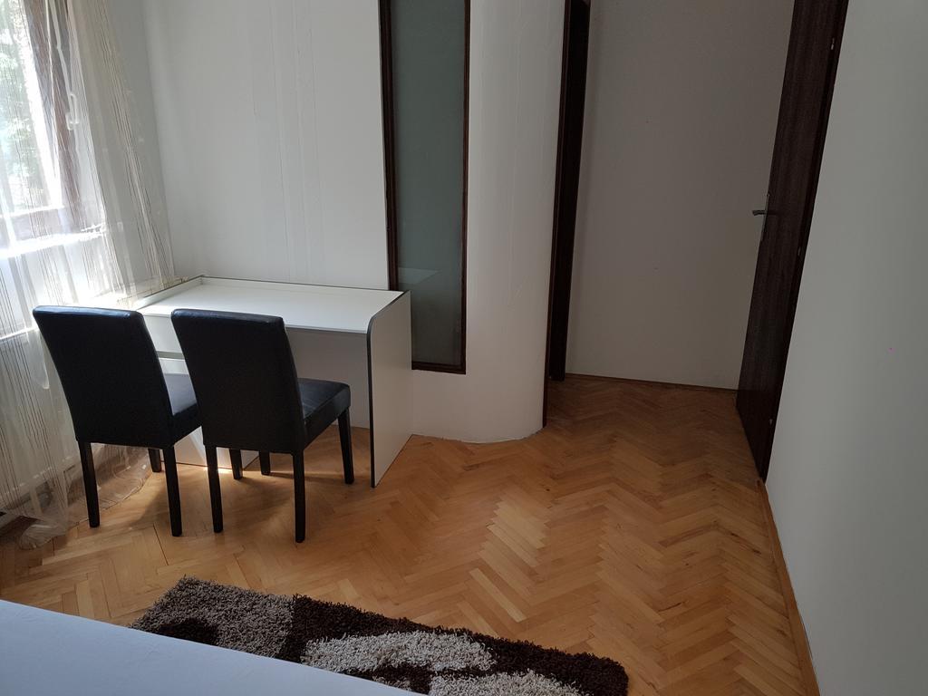 Lira Inn Ni 外观 照片