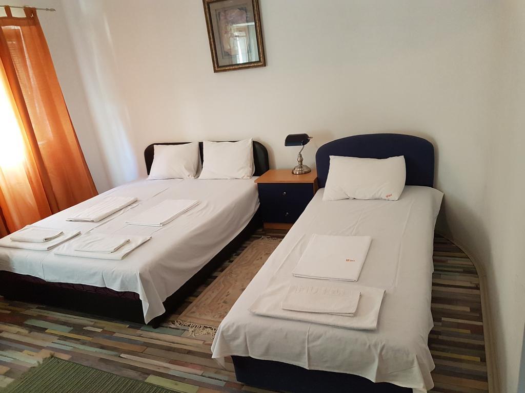 Lira Inn Ni 外观 照片