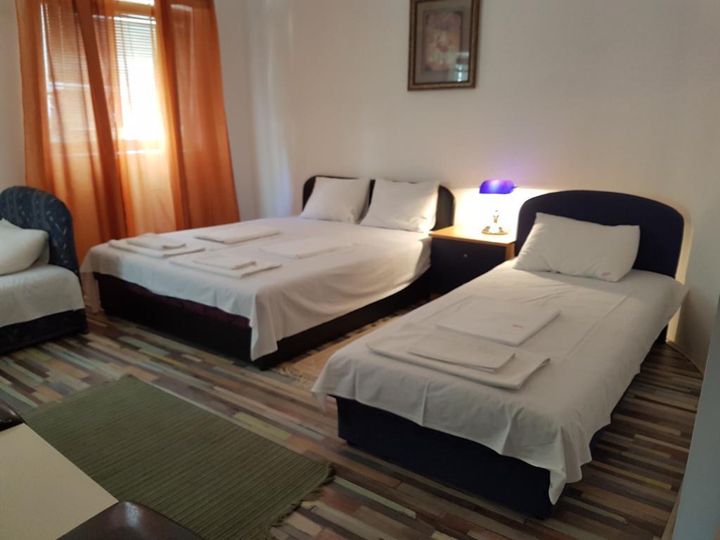 Lira Inn Ni 外观 照片