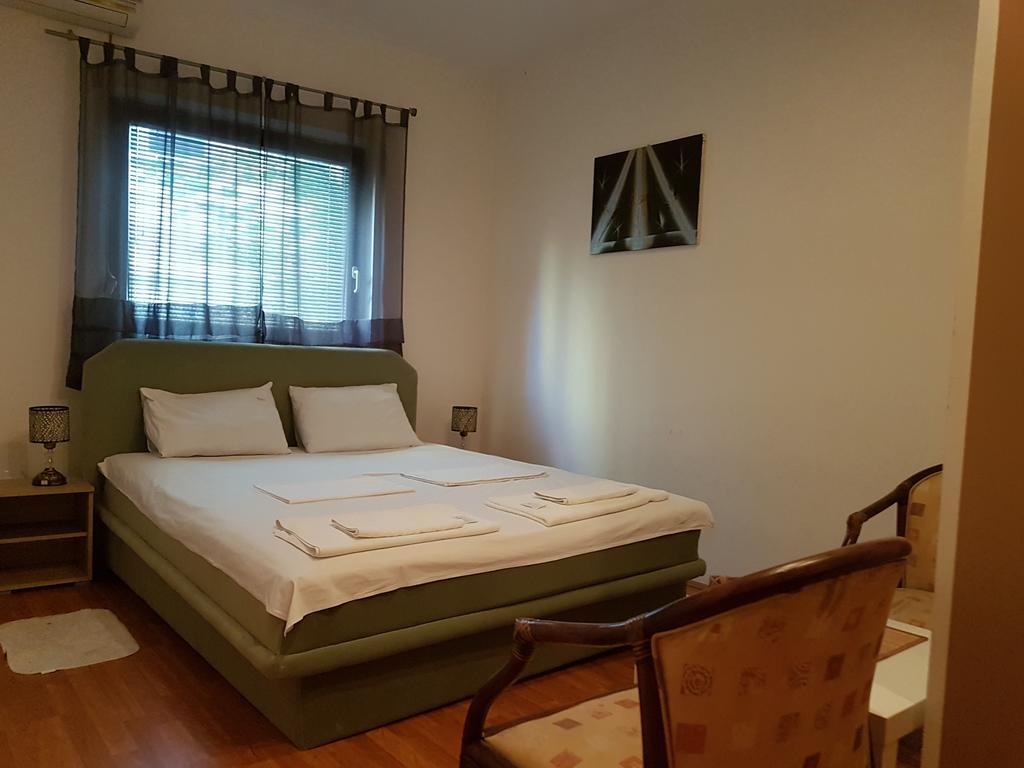 Lira Inn Ni 外观 照片
