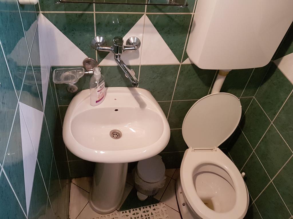 Lira Inn Ni 外观 照片
