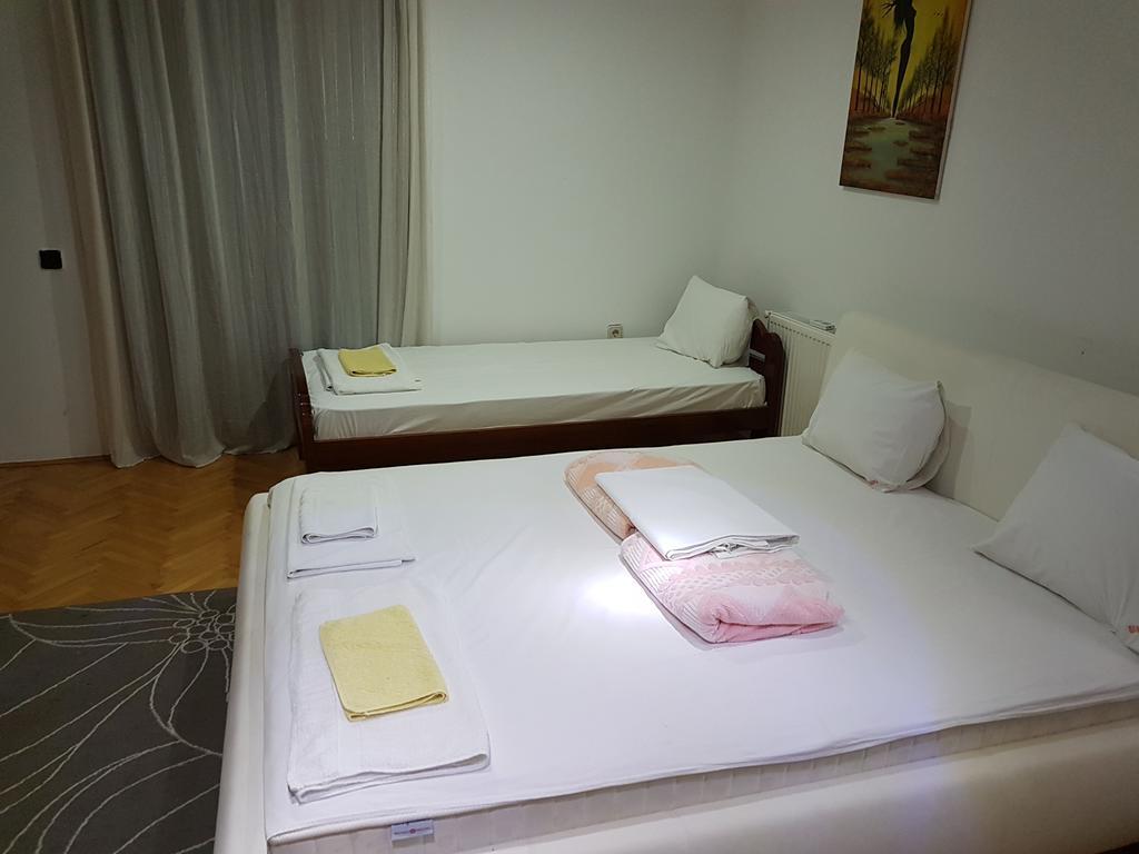 Lira Inn Ni 外观 照片