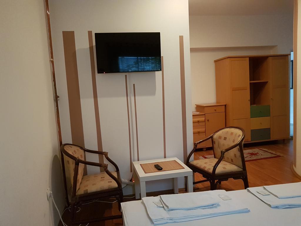 Lira Inn Ni 外观 照片