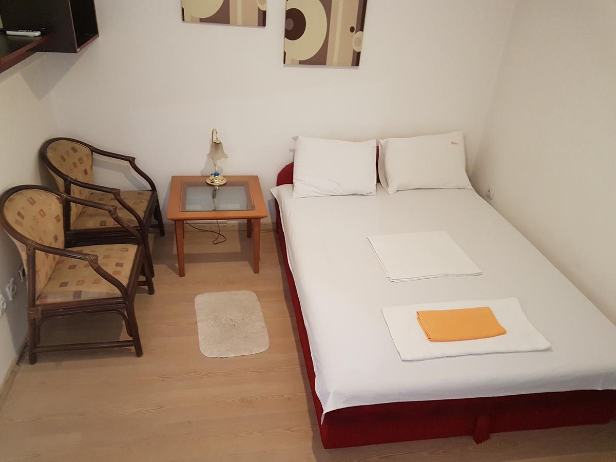 Lira Inn Ni 外观 照片