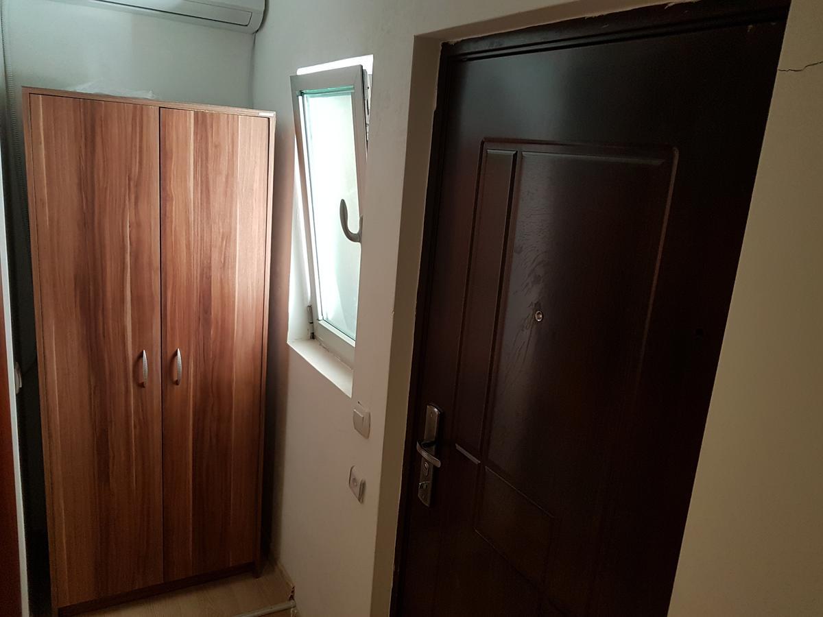 Lira Inn Ni 外观 照片